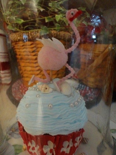 flamingo cupcake
