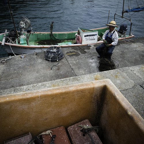 Fisherman with Boat, Rope and Trap, Okitsu, Chiba, Japan