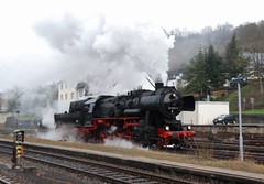 (DE) Dampflokomotive und seine Züge