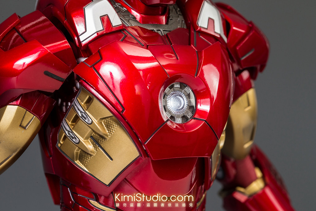 2013.06.11 Hot Toys Iron Man Mark VII-050