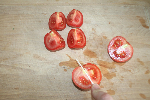 39 - Tomaten vierteln / Quarter tomatoes