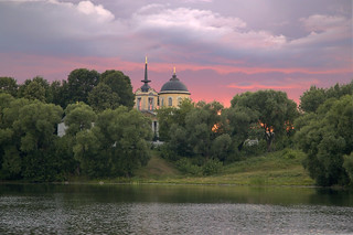 Вид на церковь Михаила Архистратига