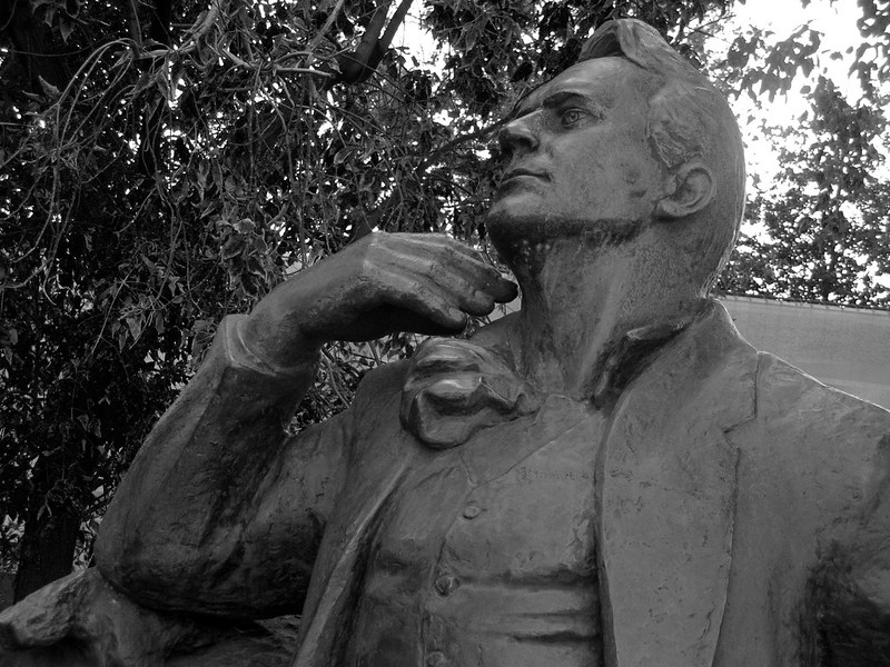 Шаляпин (Monument to Feodor Chaliapin), b&w ver.6