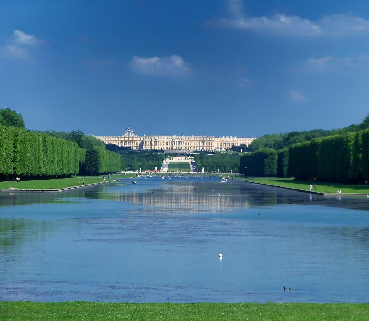 Palace of Versailles seen from the end of the Grand Canal