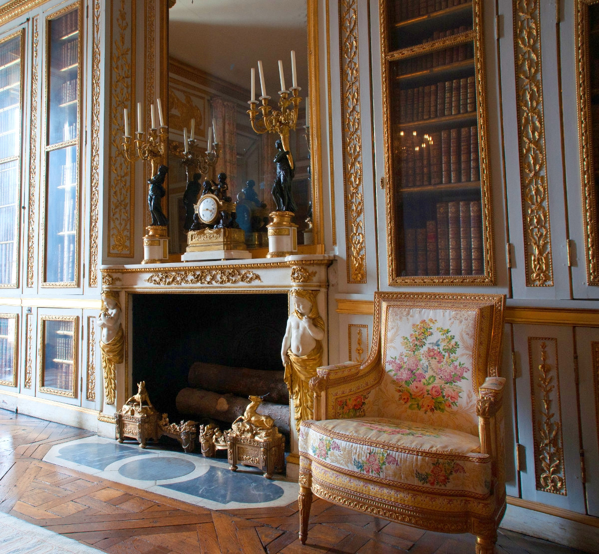 Small apartment of the king - Louis XVI Library. Credit Fanny Schertzer