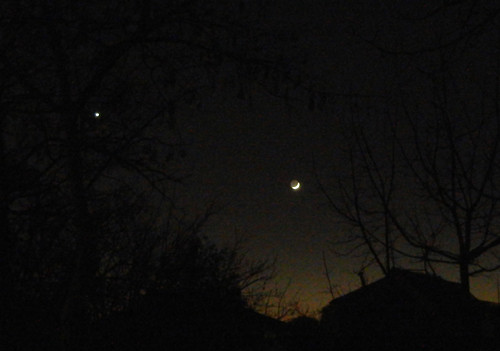 DSCN7545c _ New Moon & Venus, 4 December 2013 - 500