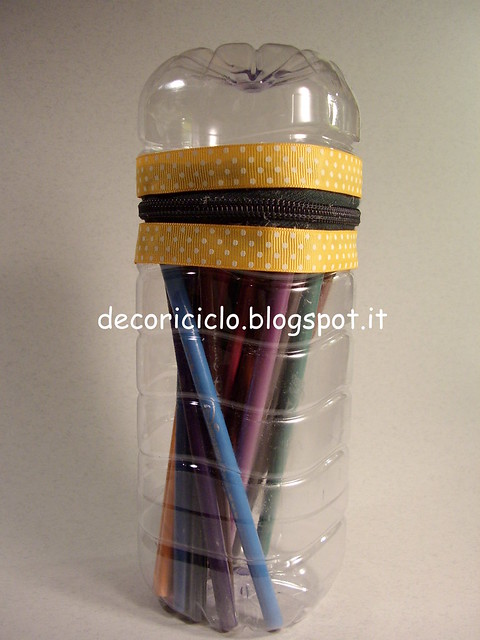 porta-matite bottiglia di plastica 2