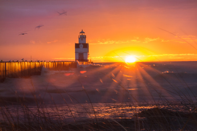 Lighthouse, Sunrise, Sunbeams, Beach, Kewaunee, Lake Michigan
