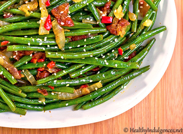 low-carb-sweet-chili-green-beans-side-dish-atkins-south-beach-diet-thanksgiving-christmas-holiday-meal-healthy-sesame-seeds-bacon-final-1