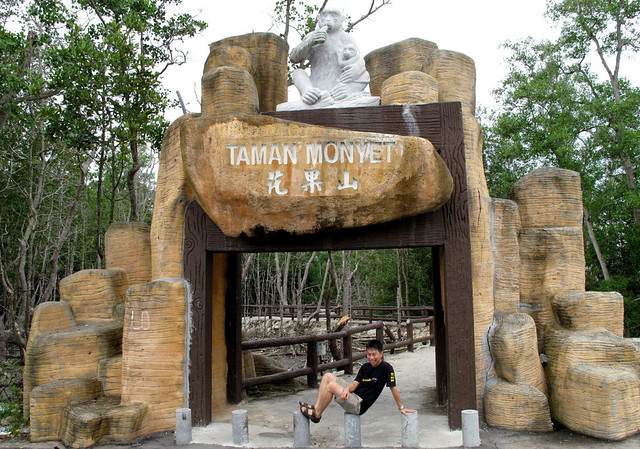 Perak Day Trip - Sitiawan Tua Pek Kong temple, Monkey Garden
