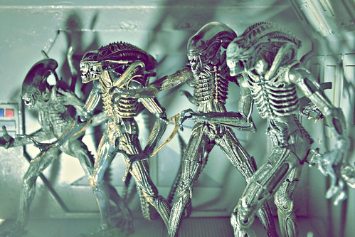 Hicks & Hudson vs xenomorph aliens