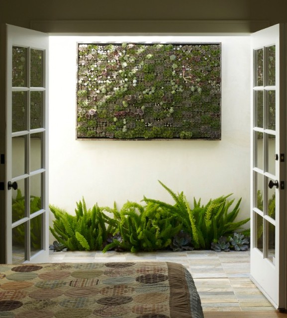 Interior-Wall-hanging-garden-minature-succulents-600x665
