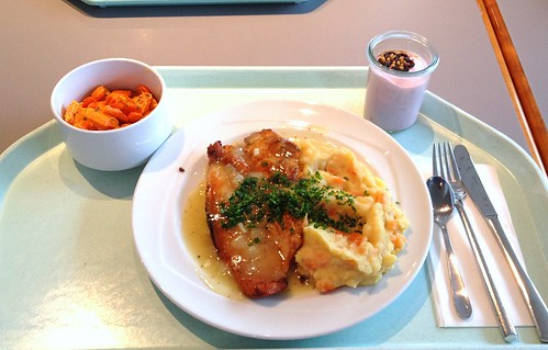 Putensteak in Honig-Pfeffersauce mit Sellerie-Karotten-Kartoffelstampf / Turkey steak with honey pepper sauce & mashed potatoes with carrots & celeriac
