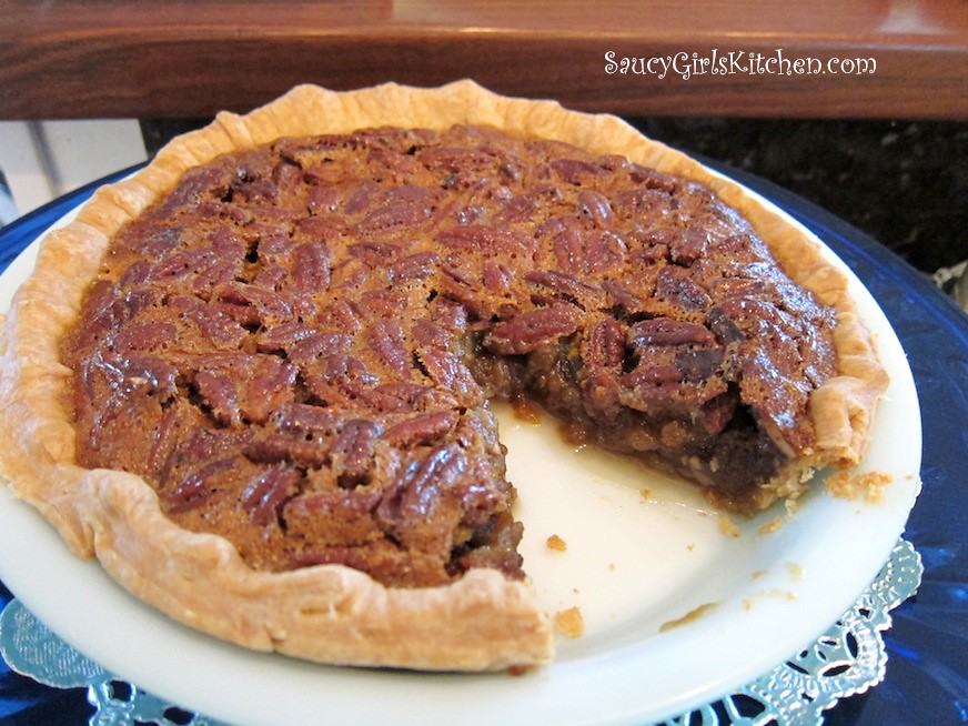 the best pecan pie in the world! http://www.saucygirlskitchen.com/2013/12/31/the-best-pecan-pie-in-the-world/ [flickr]