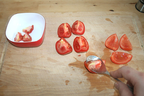 40 - Tomaten entkernen / Core tomatoes