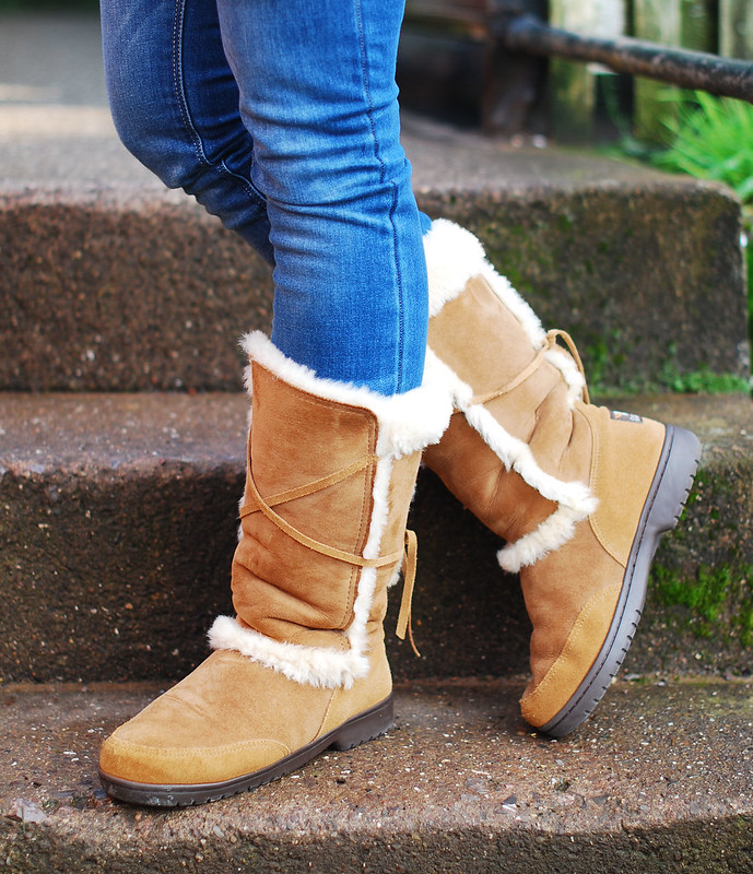 Canterbury Sheepskin tan boots