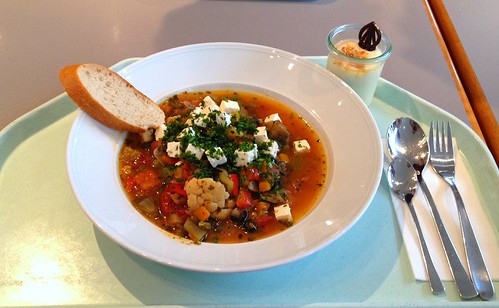 Griechischer Gemüseeintopf mit Schafskäse & Oliven / Greek vegebtable stew with feta & olives