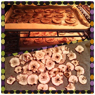 Pumpkin Spiced Apple Chips #fall #homemade #healthysnack