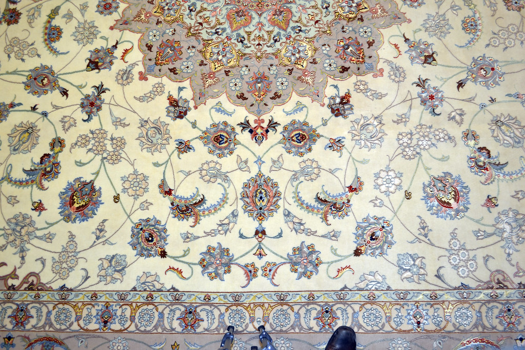 Isfahan Persian Rug 12x17