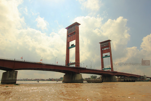 Jembatan Ampera Palembang Saat Siang Hari