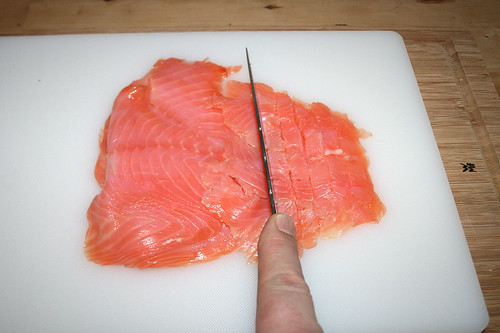 23 - Lachs in Streifen schneiden / Cut salmon in stripes