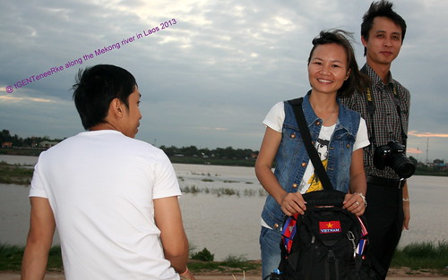 An evening on the Lao Mekong side in Vientiane (10) by tGenteneeRke (now in Laos for visarun)