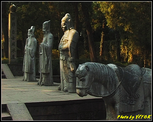 杭州 岳王廟 (岳飛) - 048 (岳飛墓前的守護人員像及守護獸)