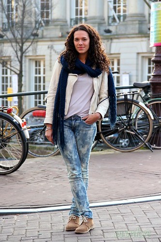 8-Overdose_Amsterdam-Street-Style_Fashion-Population_Curly-Hair