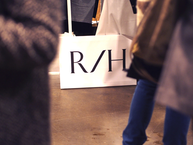 R-H clothes