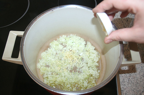 15 - Zwiebeln & Knoblauch andünsten / Braise onion & garlic