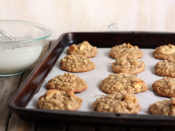 Iced Oatmeal and Apple Cookies