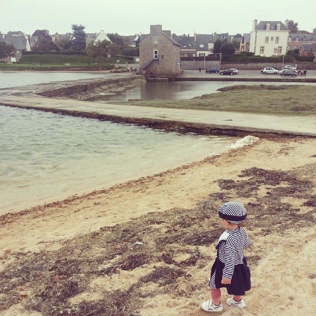 Aller à la plage en pull en Bretagne fin octobre c'est irréel.  #paimpol #bretagne #bzh #vacances