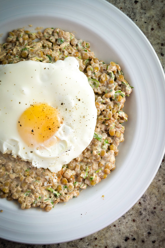 nutty, garlicky, herby lentils with a fried egg | things i made today