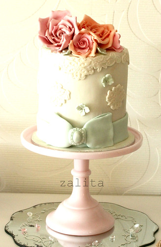 floral mini cake by {zalita}