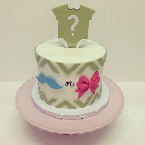 Gender reveal cake #polkadotscupcakefactory