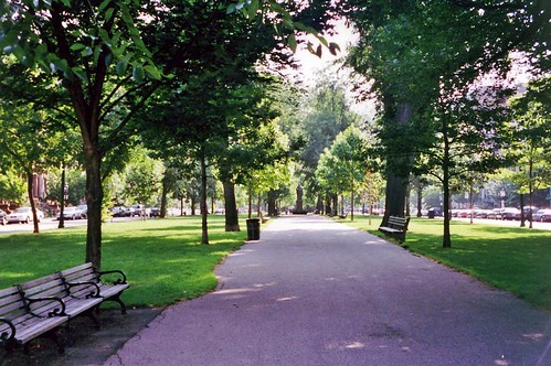 Commonwealth Ave Mall (by: Wally Gobetz, creative commons)