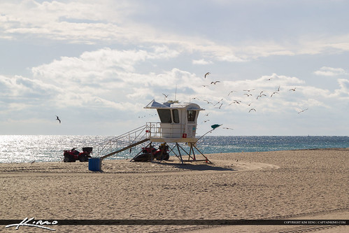 Fort Lauderdale Lifeguard Tower by KimSengPhotography