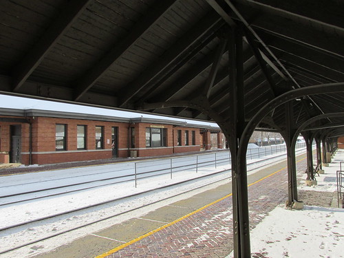 Wintertime at the Riverside Illinois Metra commuter rail station.  February 2014. by Eddie from Chicago