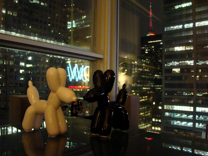 Jeff Koons balloon dogs Toronto