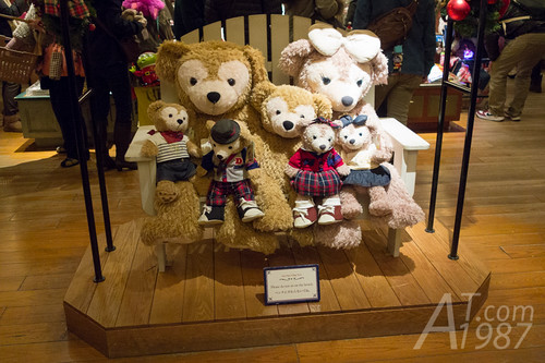 Tokyo DisneySea - Aunt Peg's Village Store