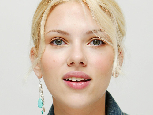  Кожа знаменитостей при макро-приближении Scarlett-Johansson-face-hd-wallpapers.jpg