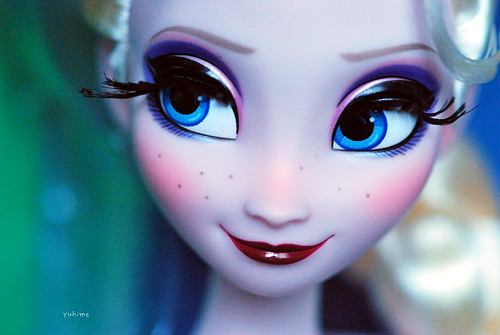 Disney Store Exclusive Elsa
