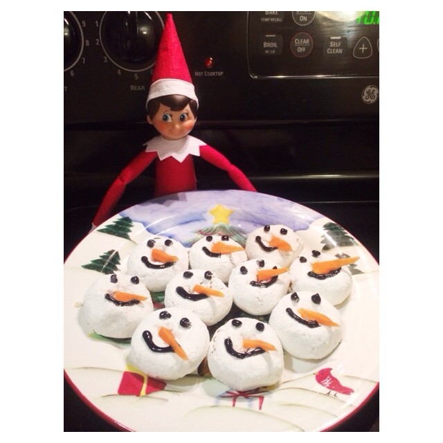 Oh, you shouldn't have, Snowflake. :: he stayed up late last night making the kids these snowman donuts. ::Thank you, Snowflake! :: #jbelfontheshelf #elfontheshelf #elftakeover