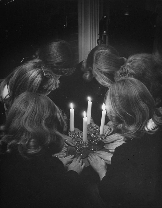 I Went To A Séance In Brooklyn...