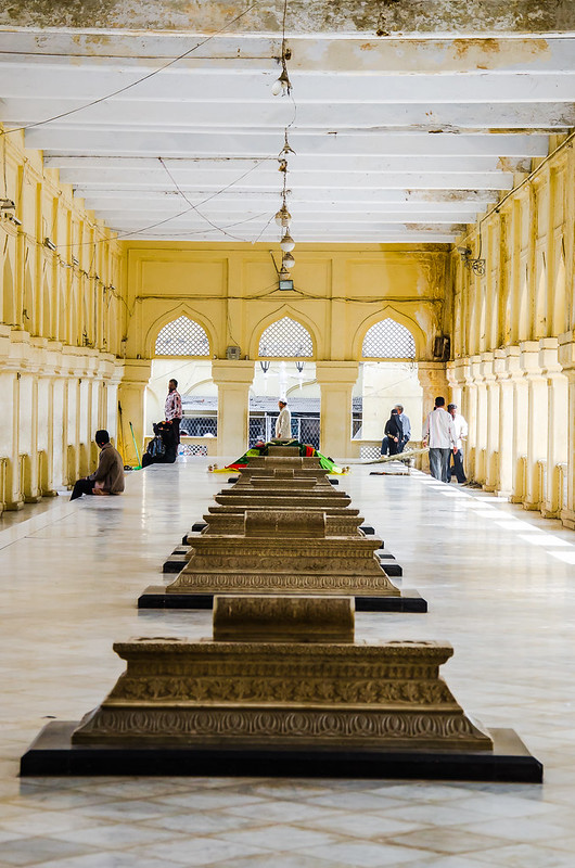 graves of asaf jahi nizam family mecca masjid India travel blog
