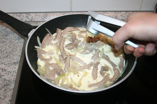 25 - Knoblauch dazu pressen / Add garlic