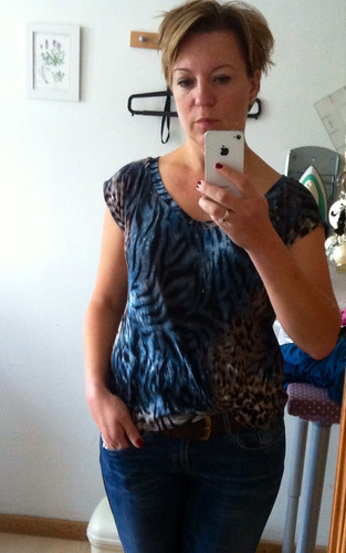 Fun Sunday sewing: A v-neck kimono Tee (I just changed the neckline) - oversized by adding about 1.5cm to each side seam.. Made from the last scrap of the OTT animal print. Love it!