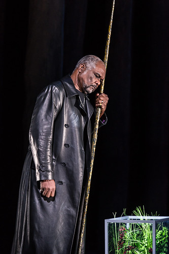 Willard W. White as Klingsor in Parsifal © ROH / Clive Barda 2013
