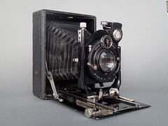 Rodenstock Doppel-Anastigmat Eurynar (#272484) 135mm f/4.5 in 9x12 Folding Bed Camera (body #146428)