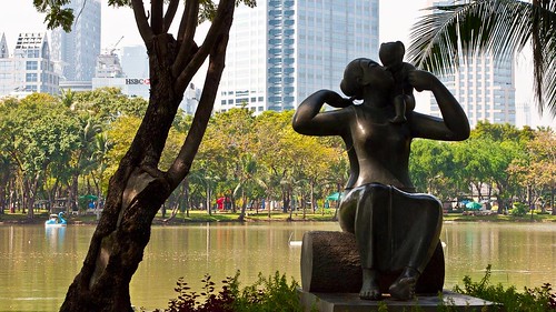 The fresh air and vibrancy of Lumpini Park is 8 minutes walk to the south from Centre Point Hotel Chidlom by centrepointhospitality